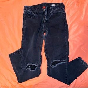 Black ripped skinny jeans